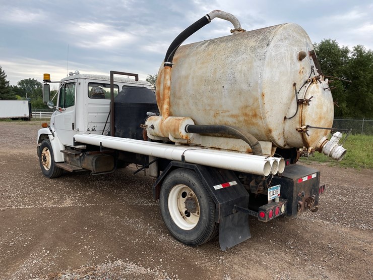 #1458-•-2001-freightliner-flatbed-truck-with-vac-excavator-system-(has-mn-title)-image-3