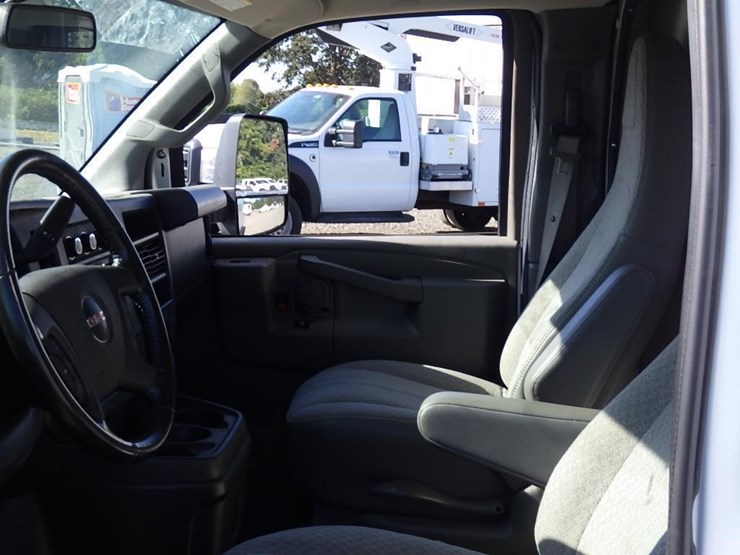 2023-gmc-3500-image-24