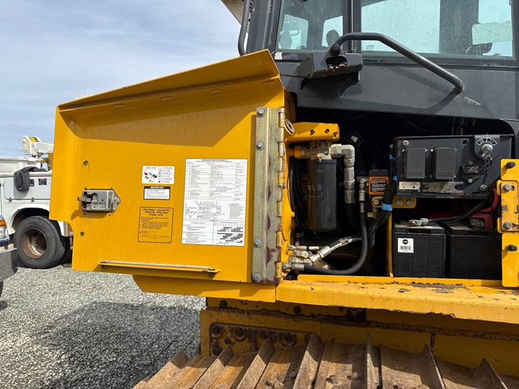 2014-deere-750k-lgp-image-28