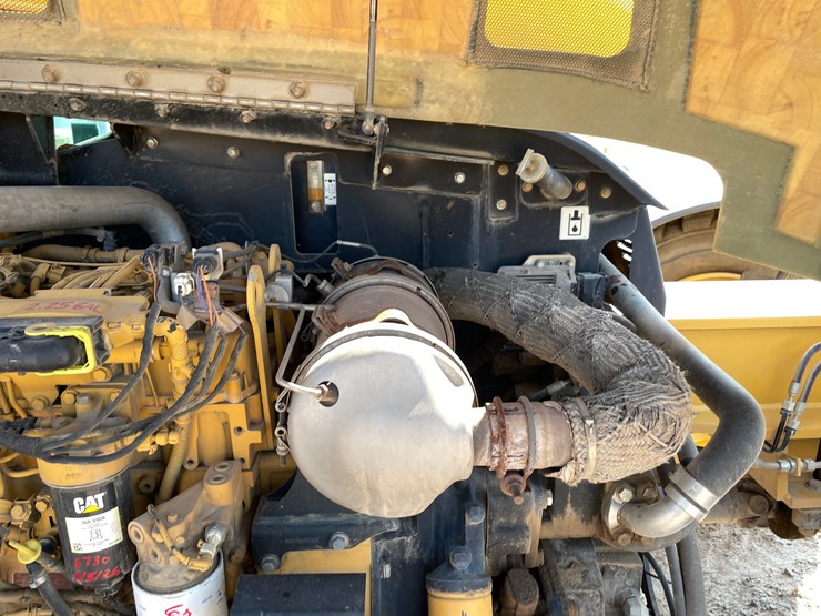 2014-caterpillar-tl642c-image-21
