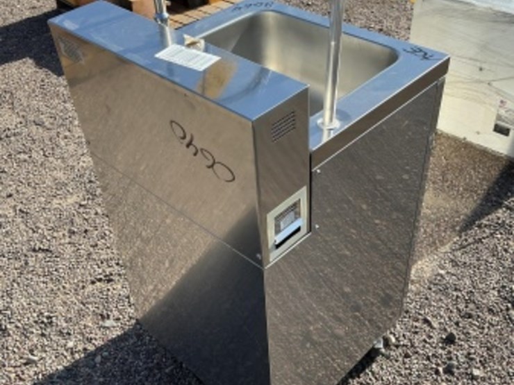 stainless-steel-hand-washing-sink-image-3