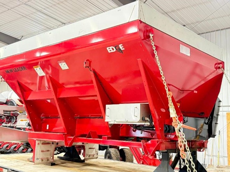 2024-case-ih-trident-5550-image-14