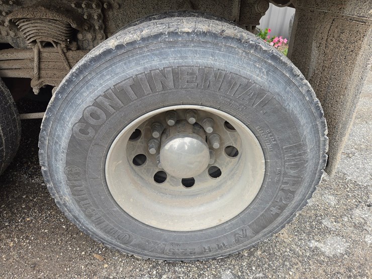 #3224-•-2006-sterling-st-9500-quad-axle-dump-truck-image-76