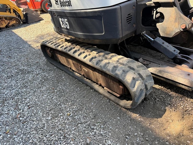 2015-bobcat-e35-image-11
