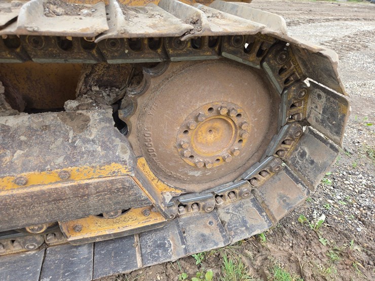2004-deere-650h-xlt-image-50