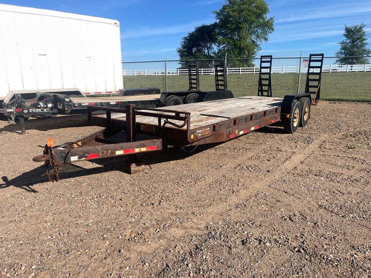 #1313-•-2012-pjtr-flatbed-trailer-(has-mn-title)-image-1