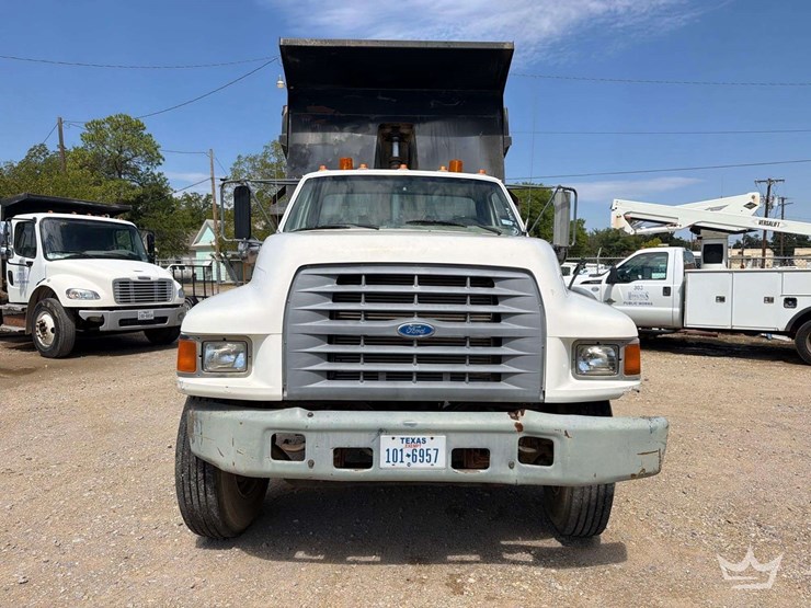 1997-ford-f800-image-2
