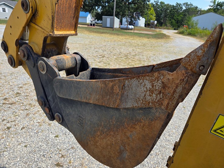 caterpillar-420e-image-73