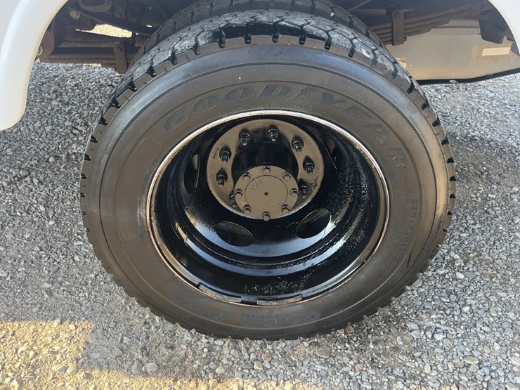 2012-ford-f550-image-12