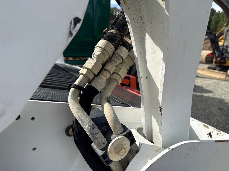 2019-bobcat-t595-image-19