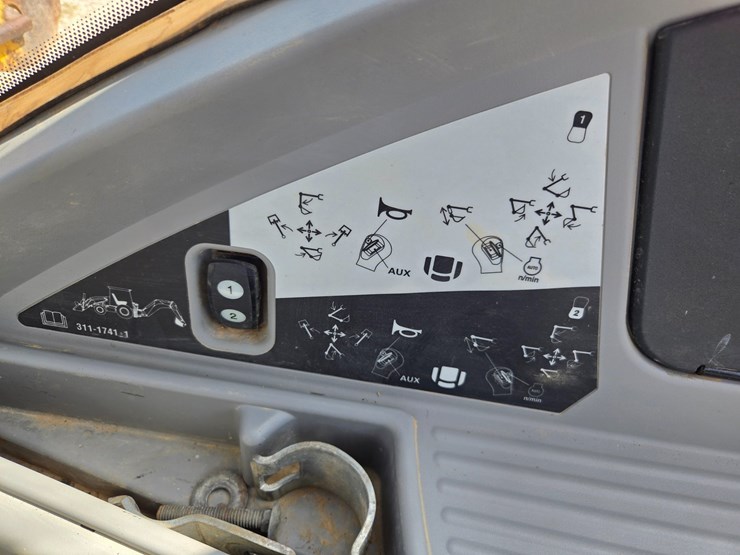 caterpillar-420e-image-56