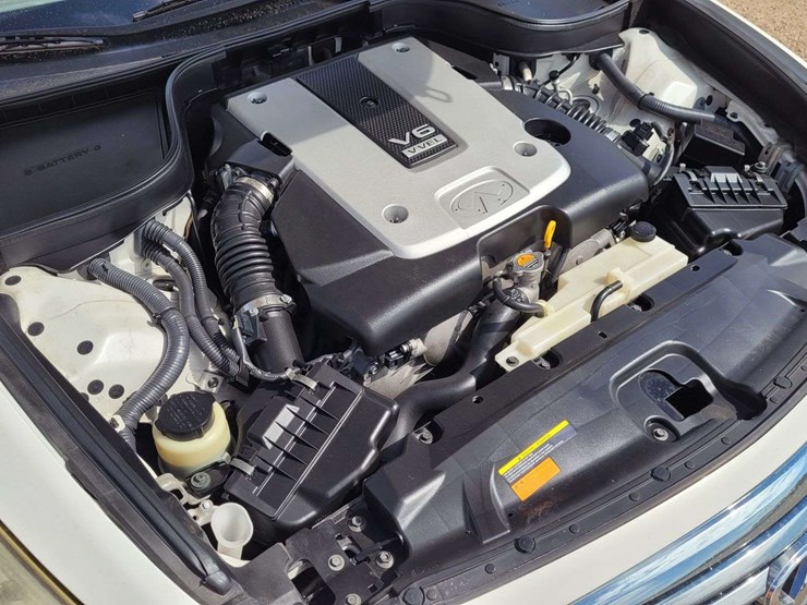 2015-infiniti-q40-sedan-4d-image-21