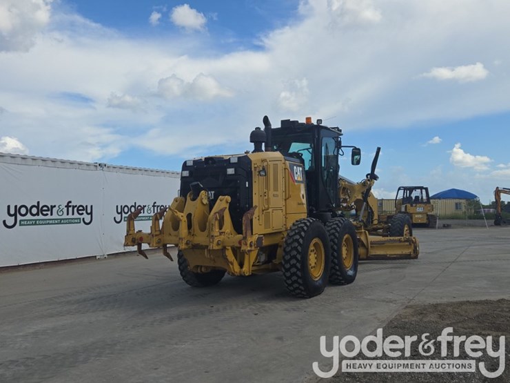 2015-caterpillar-140m3-awd-image-5