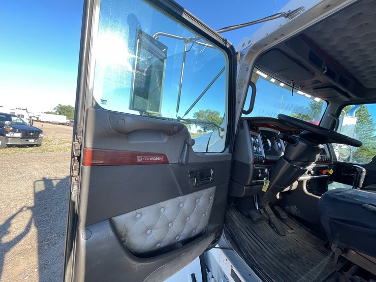2006-kenworth-t800b-image-41