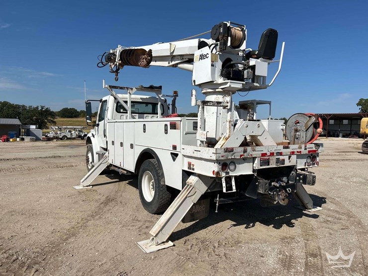2019-freightliner-m2-106-image-2