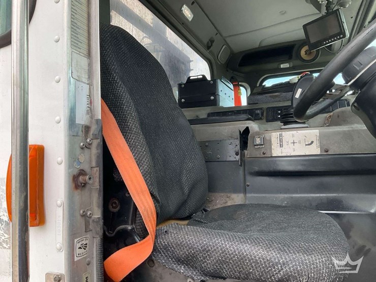 2019-peterbilt-520-image-7