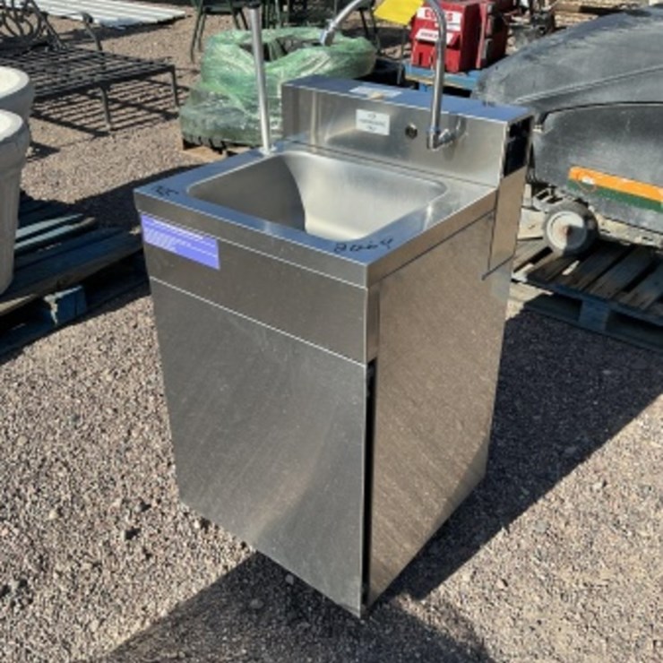 STAINLESS STEEL HAND WASHING SINK