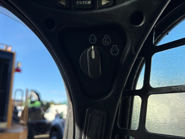 2019-bobcat-t595-image-50