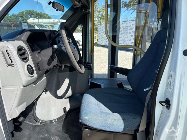 ford-e450-image-12
