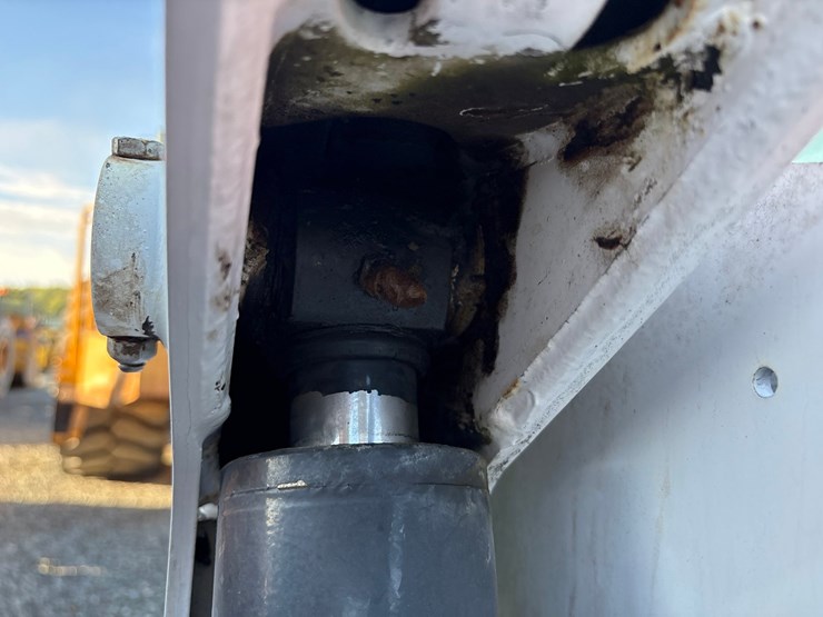 2019-bobcat-t595-image-22