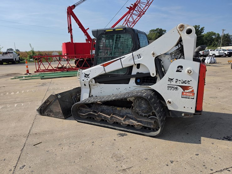2022-bobcat-t770-image-3