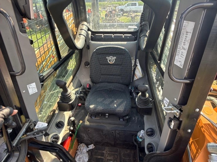 case-tv450b-image-13