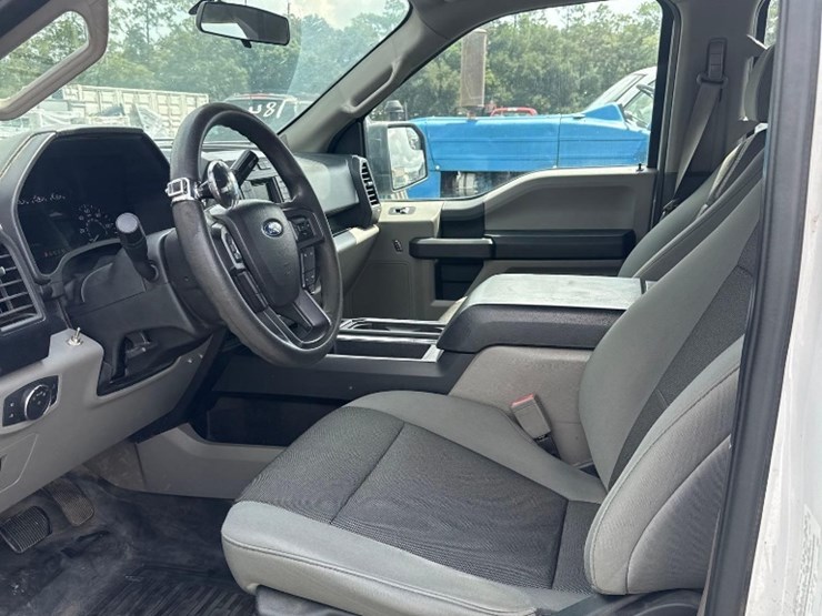 2020-ford-f150-image-10