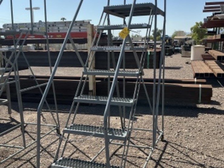 uline-easy-50-portable-stairs-image-2