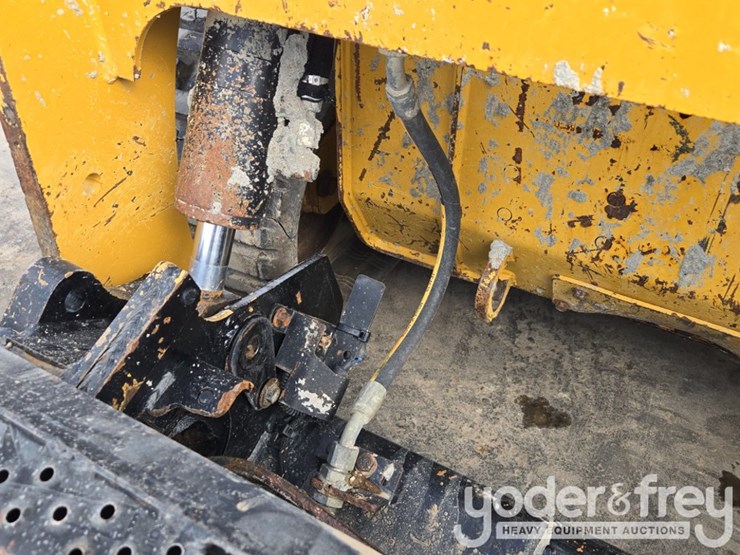 2019-caterpillar-259d3-image-23