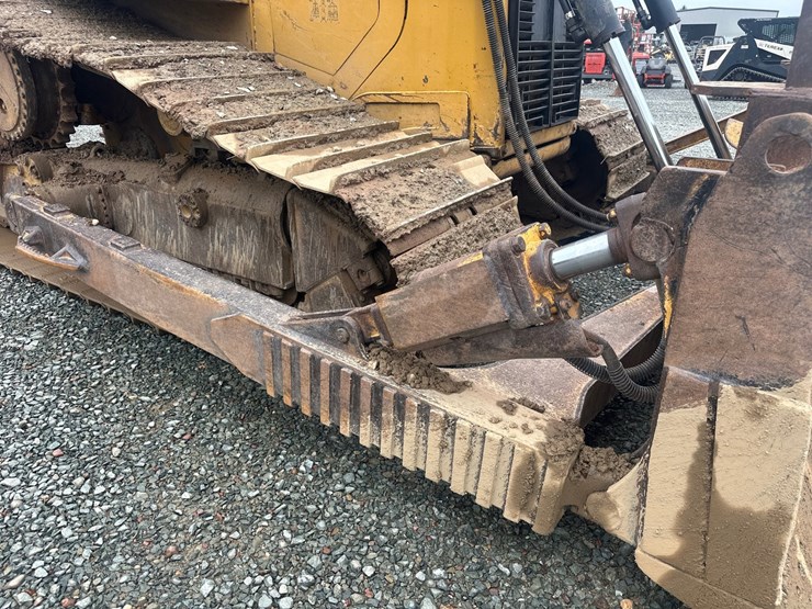 caterpillar-d6t-lgp-image-21