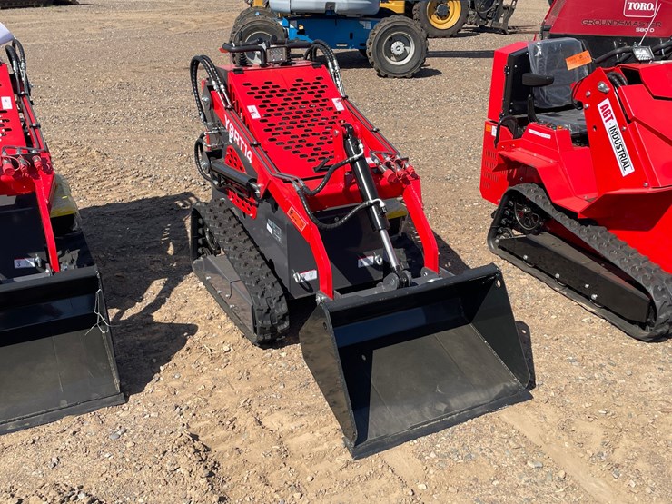 #5502-•-2026-agt-skid-steer-loader-image-1