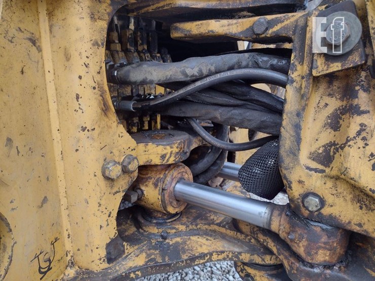 1995-deere-410d-image-36