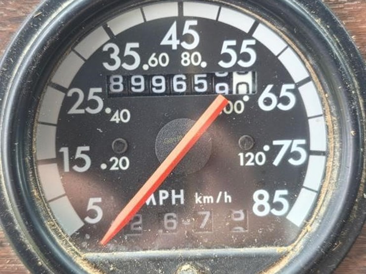 1999-freightliner-fld112-image-9