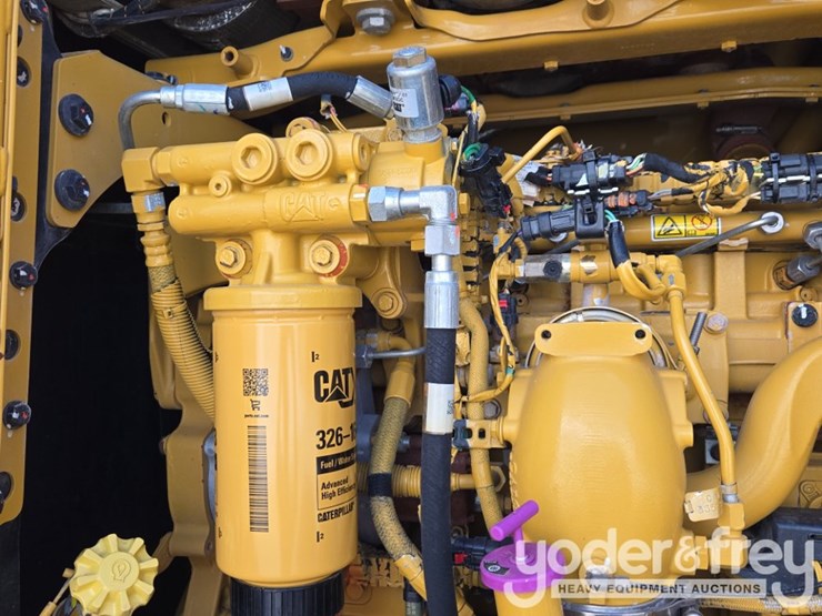 2015-caterpillar-140m3-awd-image-46