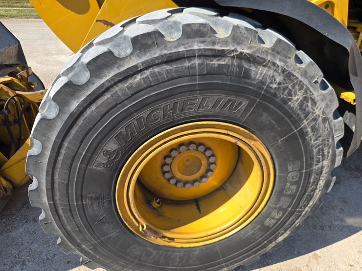 2016-caterpillar-930m-image-51
