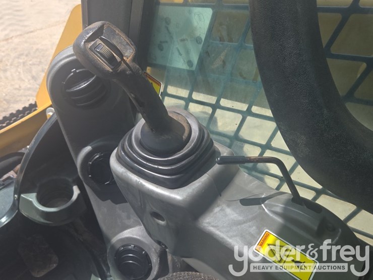 2019-caterpillar-226d-image-50