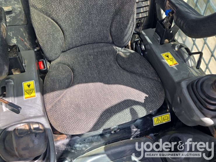 2019-caterpillar-226d-image-43