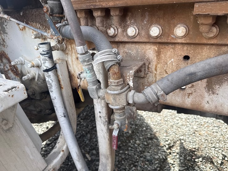 2004-caterpillar-c13-image-42