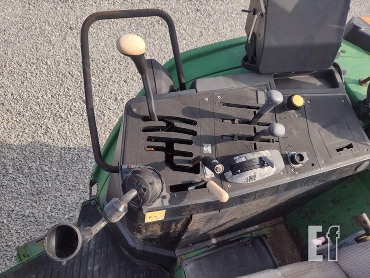 john-deere-6210-image-9