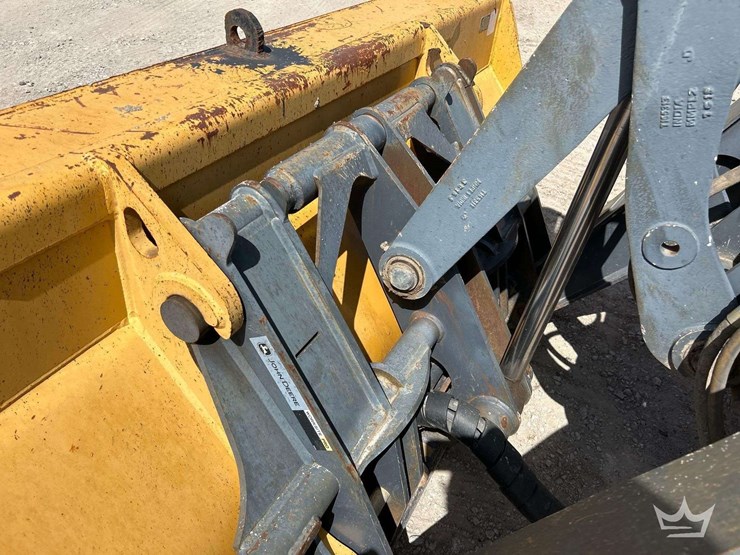 deere-410l-image-22