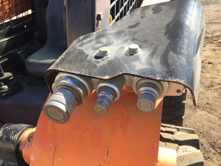 2019-gehl-r150-image-11