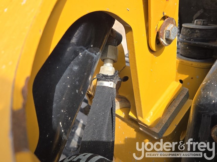 2019-caterpillar-259d3-image-22