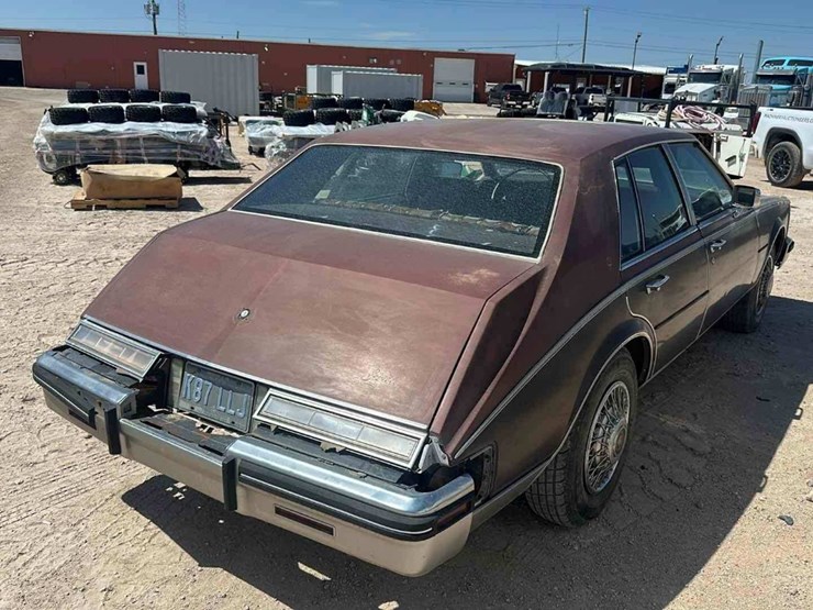 1985-cadillac-seville-image-3