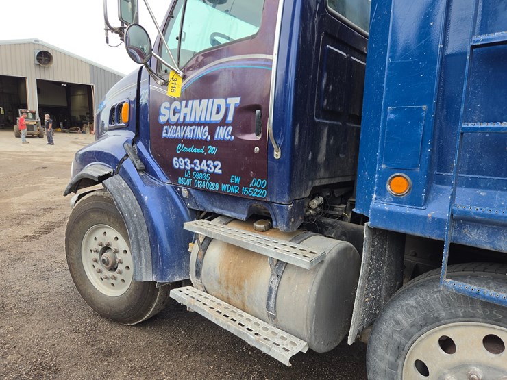 2002-sterling-l9500-image-17