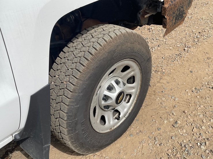 2019-chevrolet-2500-image-14