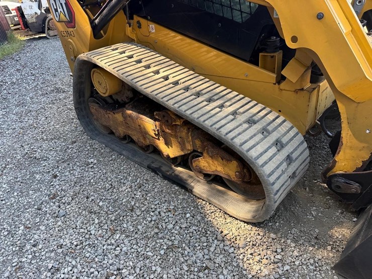 2023-caterpillar-259d3-image-12