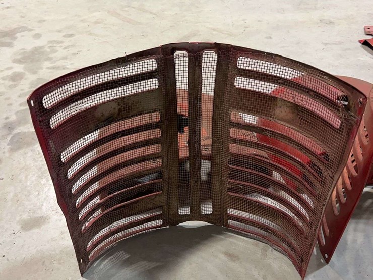 (2)-grilles-and-nose-pieces-for-a-300-or-350-farmall-tractors-image-4