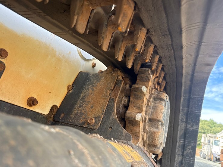 2019-bobcat-t595-image-53