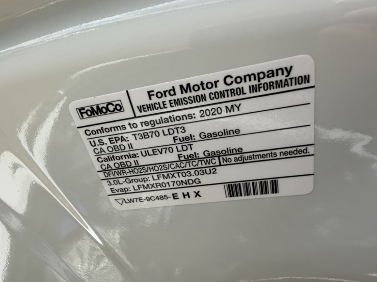 2020-ford-explorer-image-13