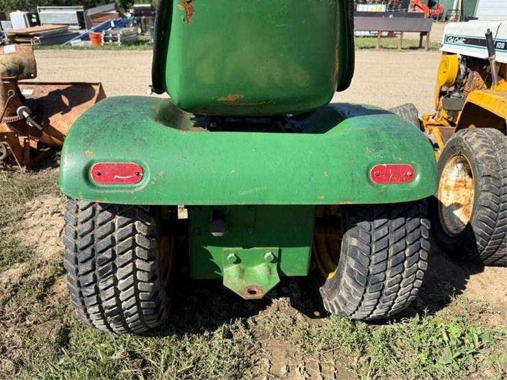 john-deere-110-image-5